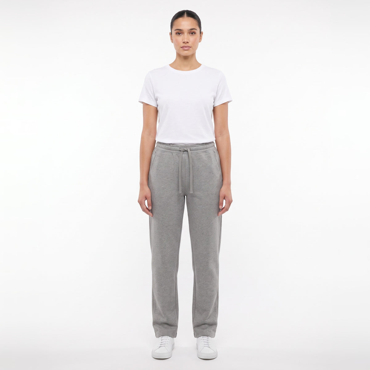 Heavyweight sweatpants in grey marle on a female model